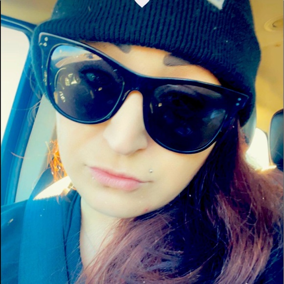 Meet your Posher, Yomayra - Picture 1 of 1